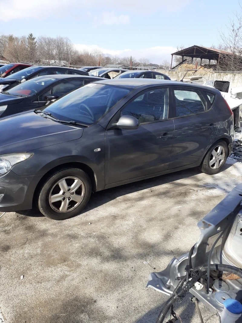 Hyundai I30 1.4i, снимка 10 - Автомобили и джипове - 39858097