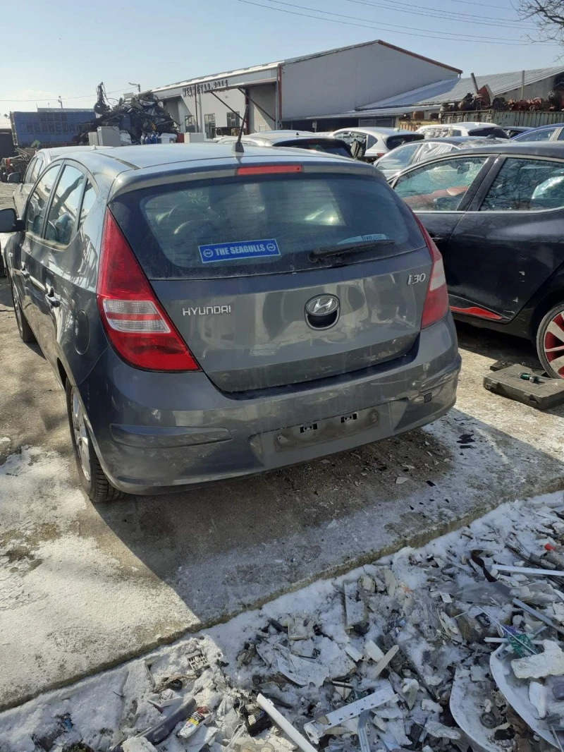 Hyundai I30 1.4i, снимка 8 - Автомобили и джипове - 39858097