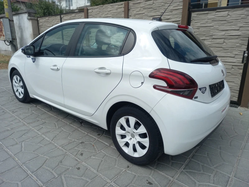 Peugeot 208 1.2i like, снимка 4 - Автомобили и джипове - 45898561