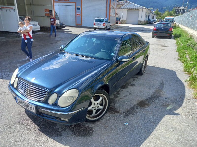 Mercedes-Benz E 320, снимка 3 - Автомобили и джипове - 45334358