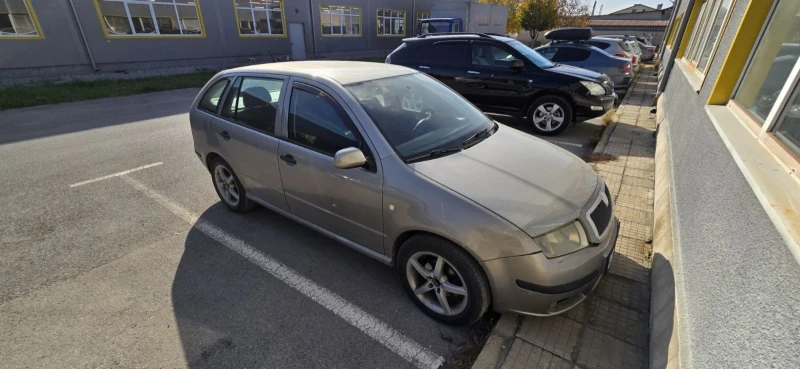 Skoda Fabia, снимка 2 - Автомобили и джипове - 48228170