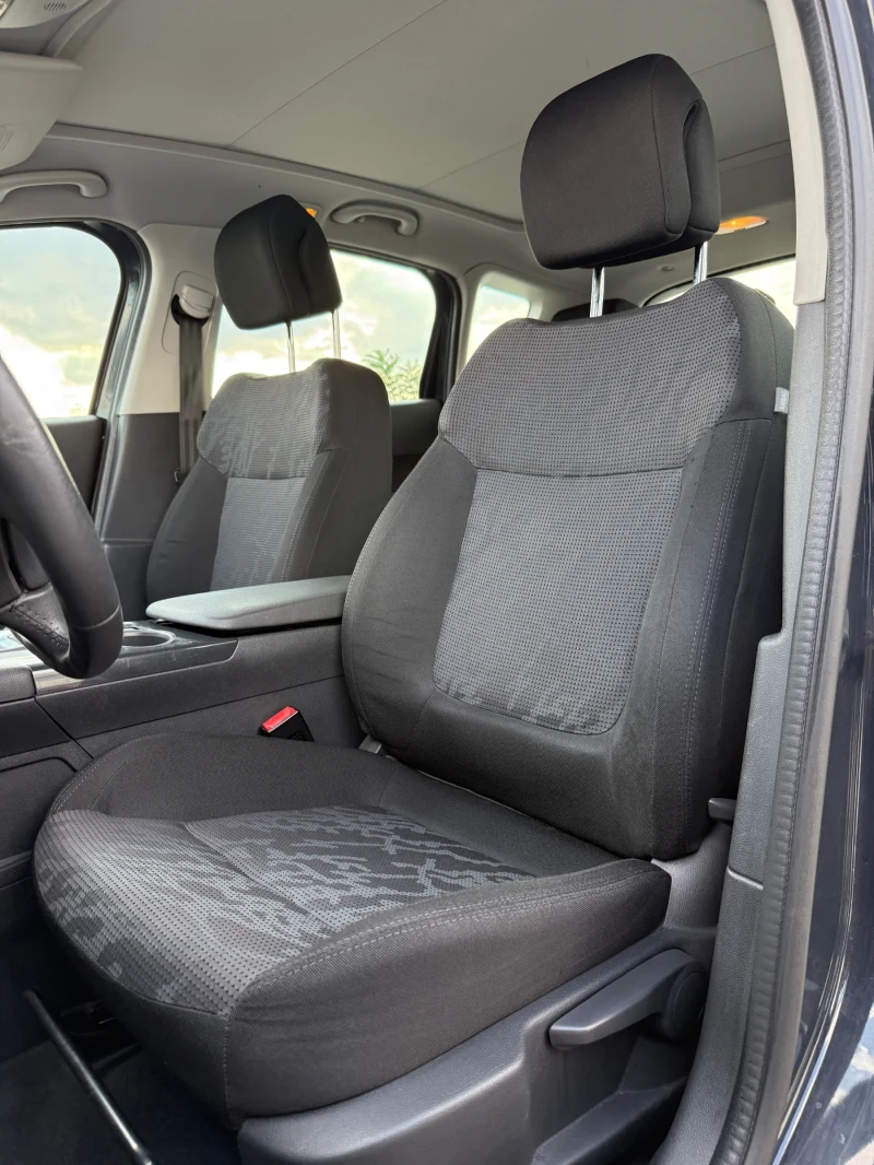 Peugeot 3008 1.6T* АВТОМАТ* ПАНОРАМА* ТЕГЛИЧ* РЕГИСТРИРАНА* FUL, снимка 12 - Автомобили и джипове - 50829880