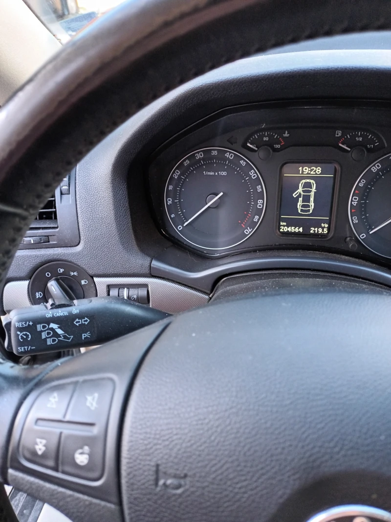 Skoda Octavia 1.8 TSI, 160 к.с., снимка 17 - Автомобили и джипове - 52014402