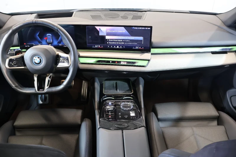 BMW i5 eDRIVE40/340HP/M-SPORT/H&K/HUD/CARBON/PANO/862f, снимка 7 - Автомобили и джипове - 52198586
