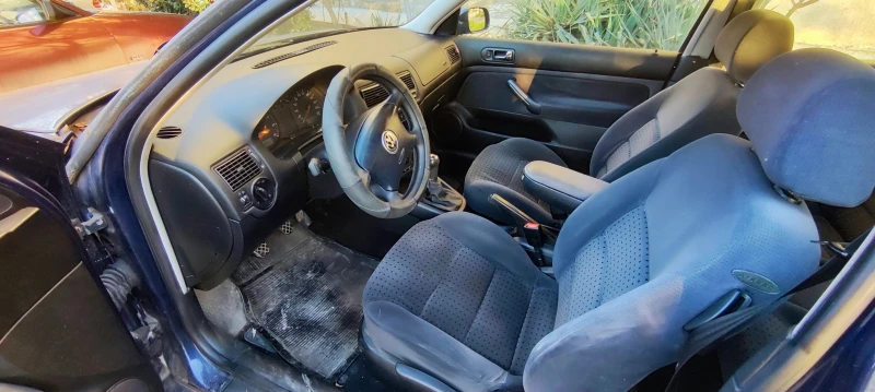 VW Golf 4, снимка 8 - Автомобили и джипове - 52683656