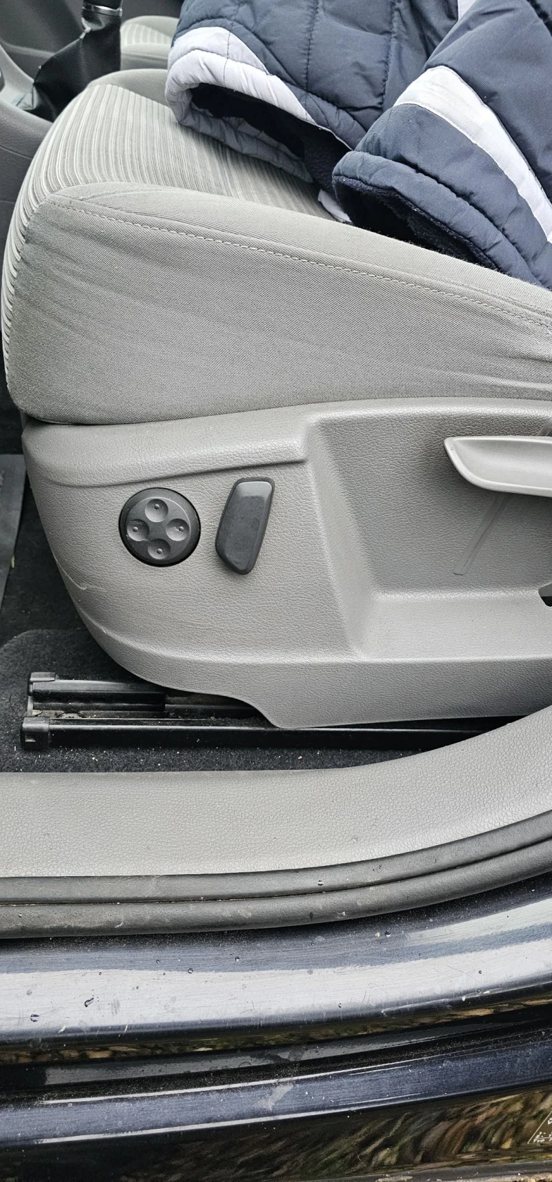 Seat Alhambra 2.0TDI 140KS 6SK + KAMERA, снимка 15 - Автомобили и джипове - 52953140