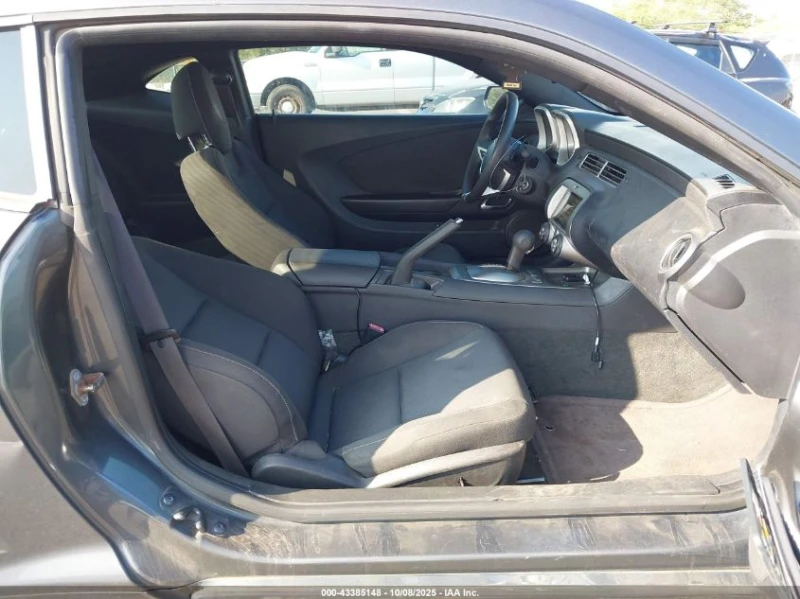 Chevrolet Camaro 3.6L V-6 DI, DOHC, VVT, 304HP Rear Wheel Drive, снимка 5 - Автомобили и джипове - 53098247