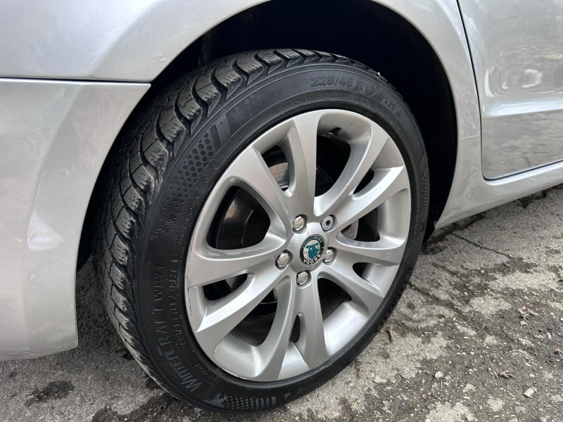 Skoda Superb 1.8 tsi, снимка 12 - Автомобили и джипове - 53402694