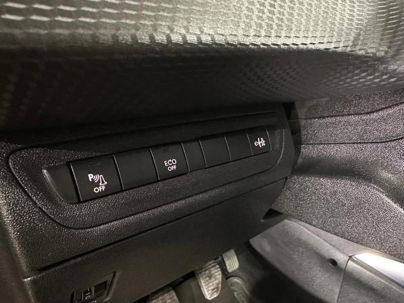 Peugeot 2008, снимка 10 - Автомобили и джипове - 53591371
