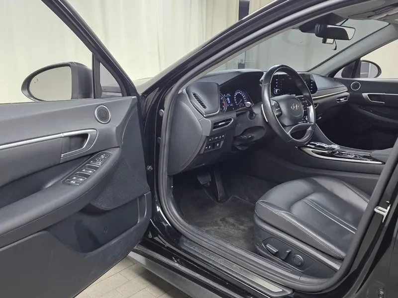 Hyundai Sonata 2.0 Premium, снимка 10 - Автомобили и джипове - 56164627
