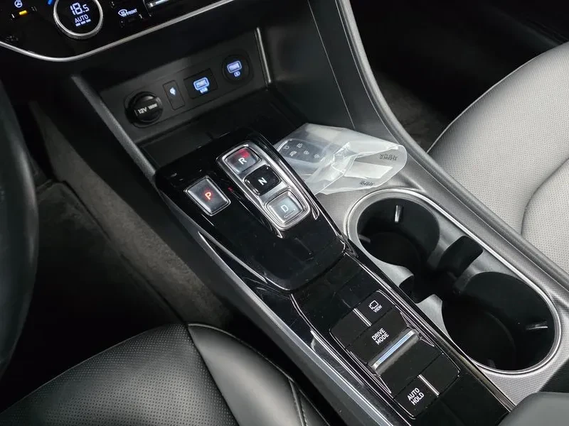 Hyundai Sonata 2.0 Premium, снимка 9 - Автомобили и джипове - 56164627