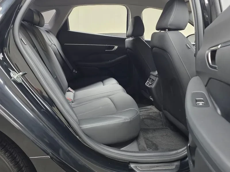 Hyundai Sonata 2.0 Premium, снимка 11 - Автомобили и джипове - 56164627