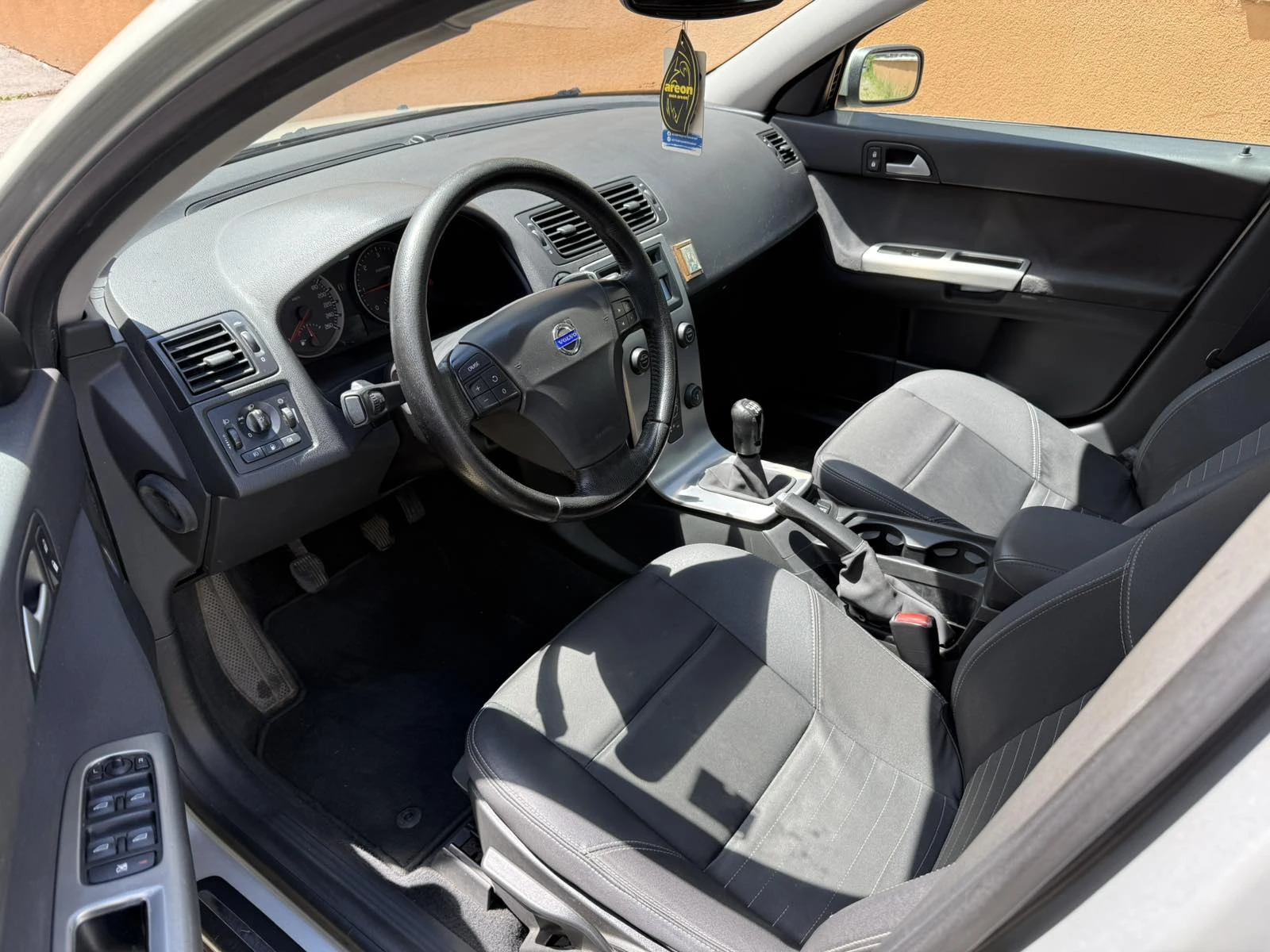 Volvo S40 Momentum - изображение 7