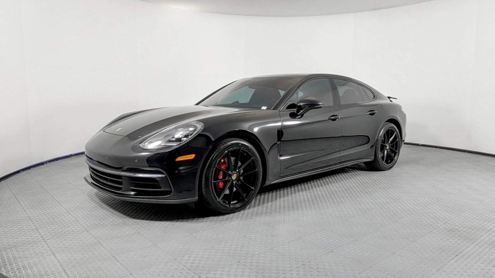 Porsche Panamera 4S Автокредит - изображение 5