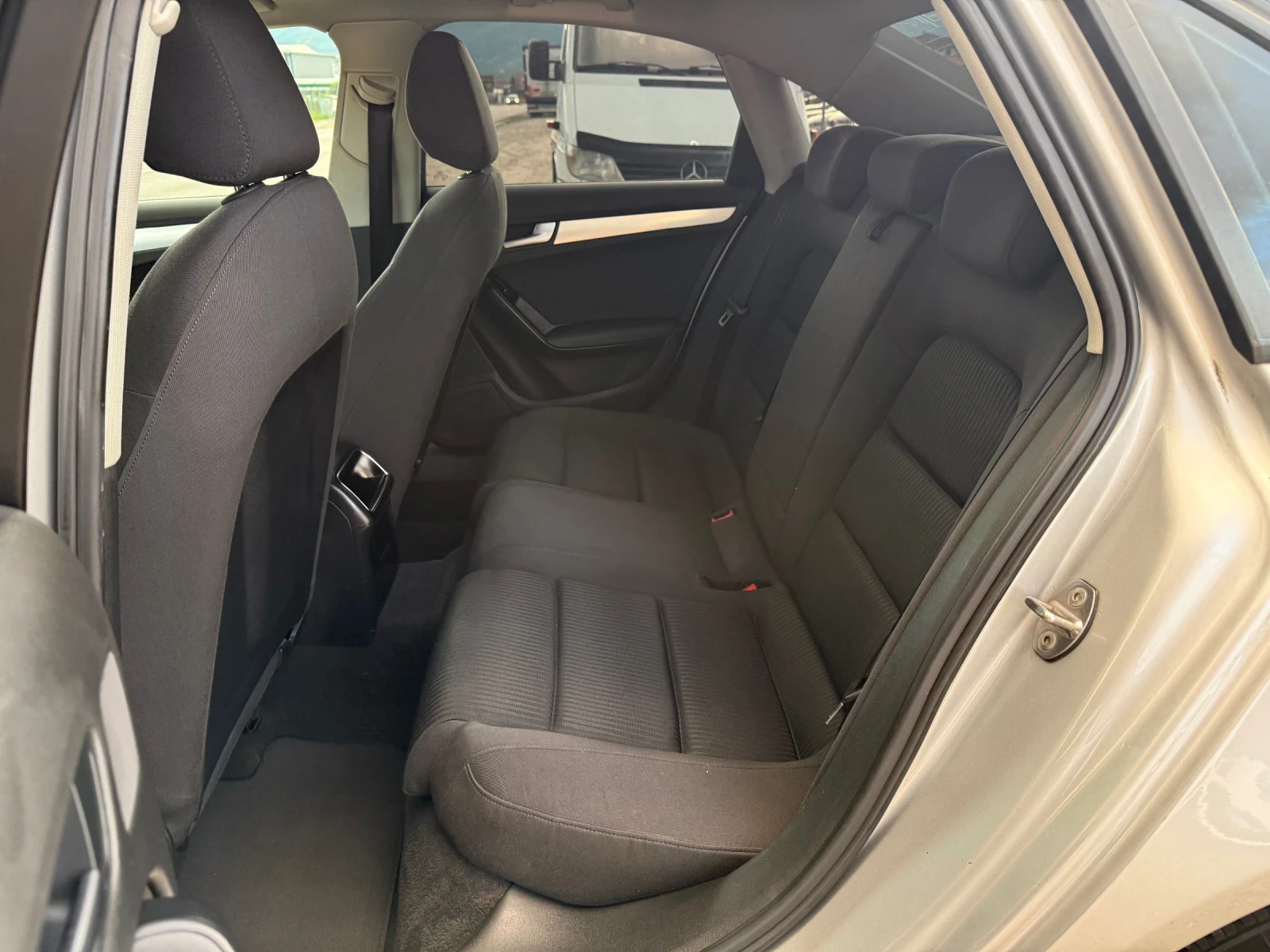 Audi A4 2.0 TDI FULL LED LIZING - изображение 10