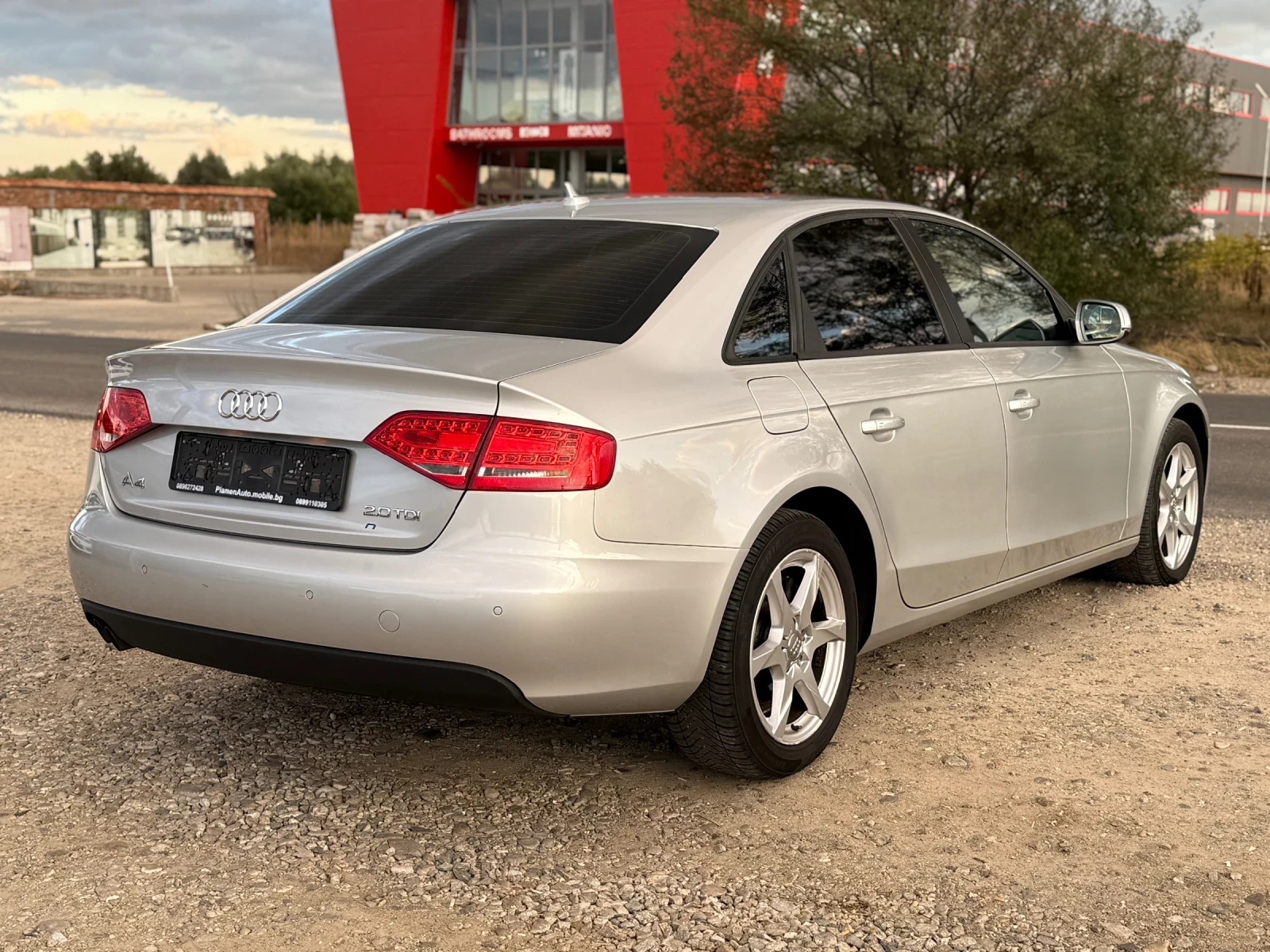 Audi A4 2.0 TDI FULL LED LIZING - изображение 6
