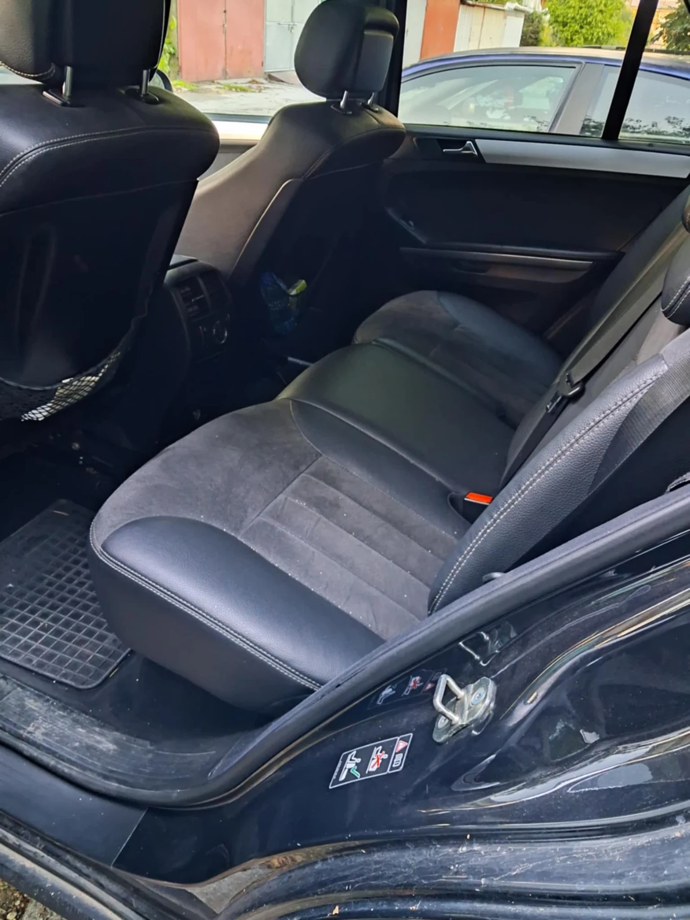 Mercedes-Benz 320  - изображение 6