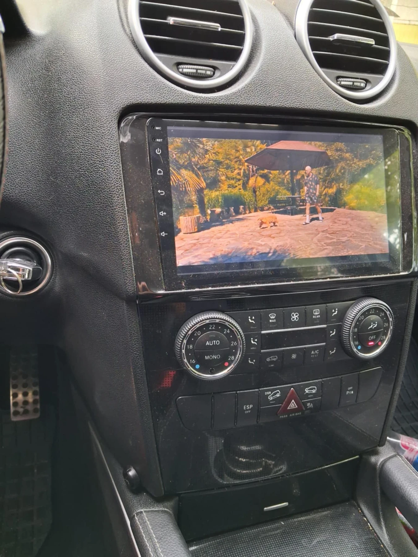 Mercedes-Benz 320  - изображение 8