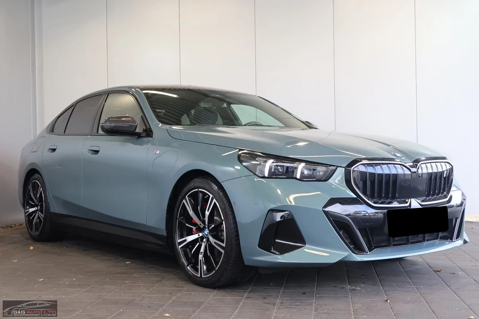 BMW i5 eDRIVE40/340HP/M-SPORT/H&K/HUD/CARBON/PANO/862f - изображение 3
