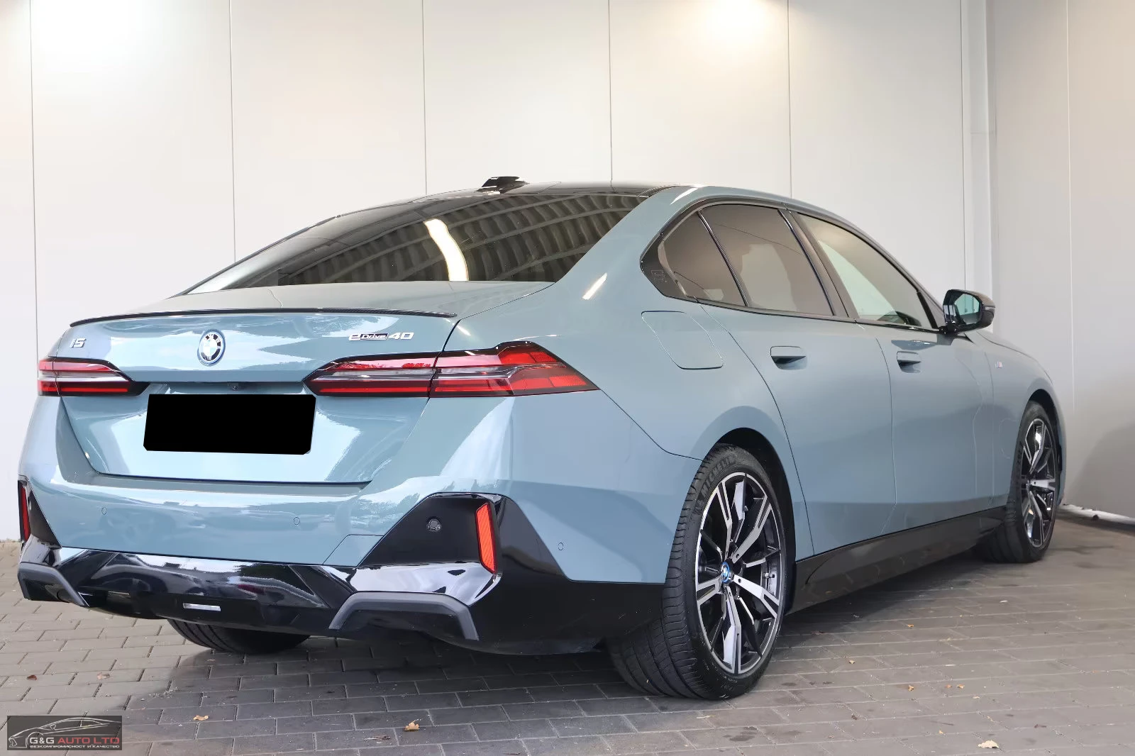 BMW i5 eDRIVE40/340HP/M-SPORT/H&K/HUD/CARBON/PANO/862f - изображение 4
