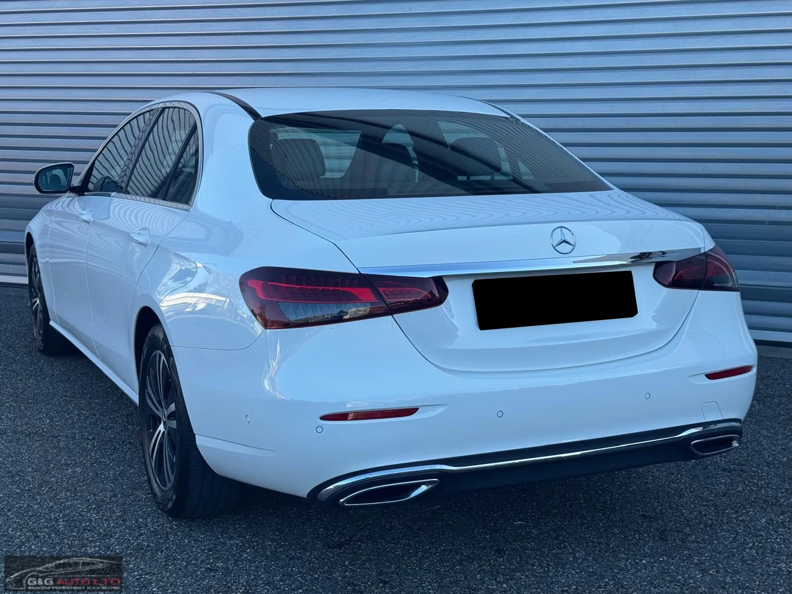 Mercedes-Benz E 220 d/AVANTGARDE/200HP/CAM/LED/AHK/NAVI/CPLAY/948g, снимка 3 - Автомобили и джипове - 53907847