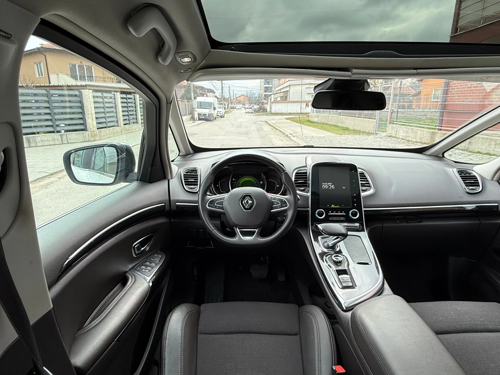 Renault Espace BOSE-AVTOMAT-ШВЕЙЦАРИЯ-7м-, снимка 10 - Автомобили и джипове - 53944260