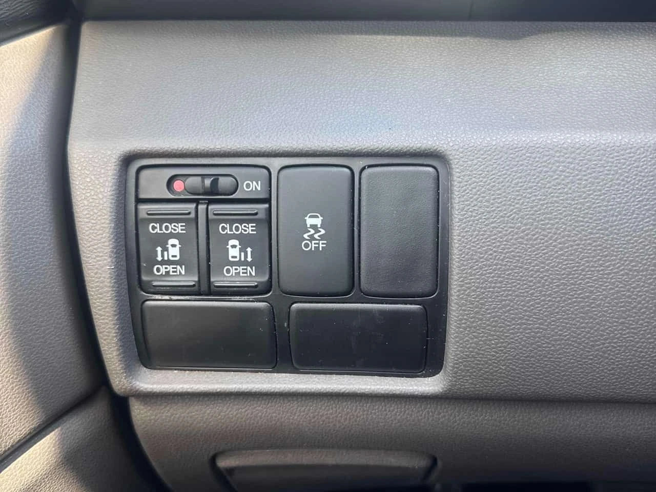 Honda Odyssey * EX * 8 МЕСТЕН* ПОДГРЕВ* KEYLESS* , снимка 10 - Автомобили и джипове - 54347084