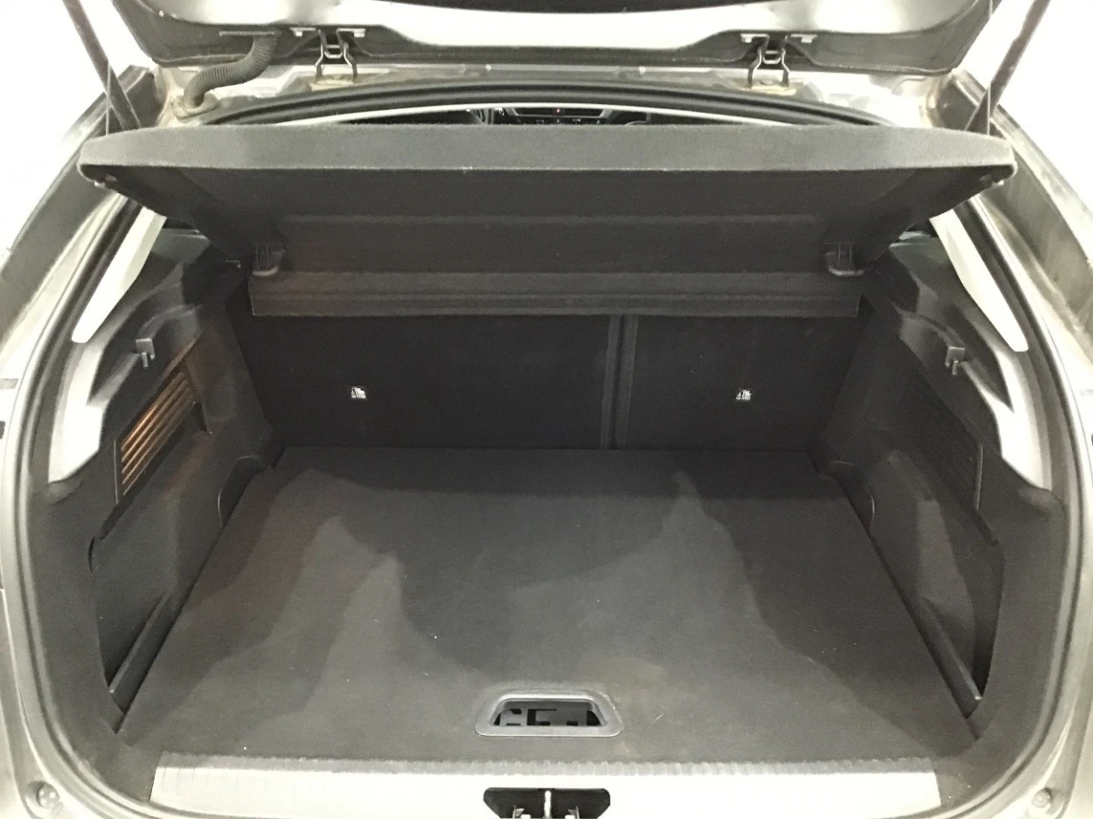 Citroen C4 1.2 PureTech 130 Feel, снимка 8 - Автомобили и джипове - 54364802