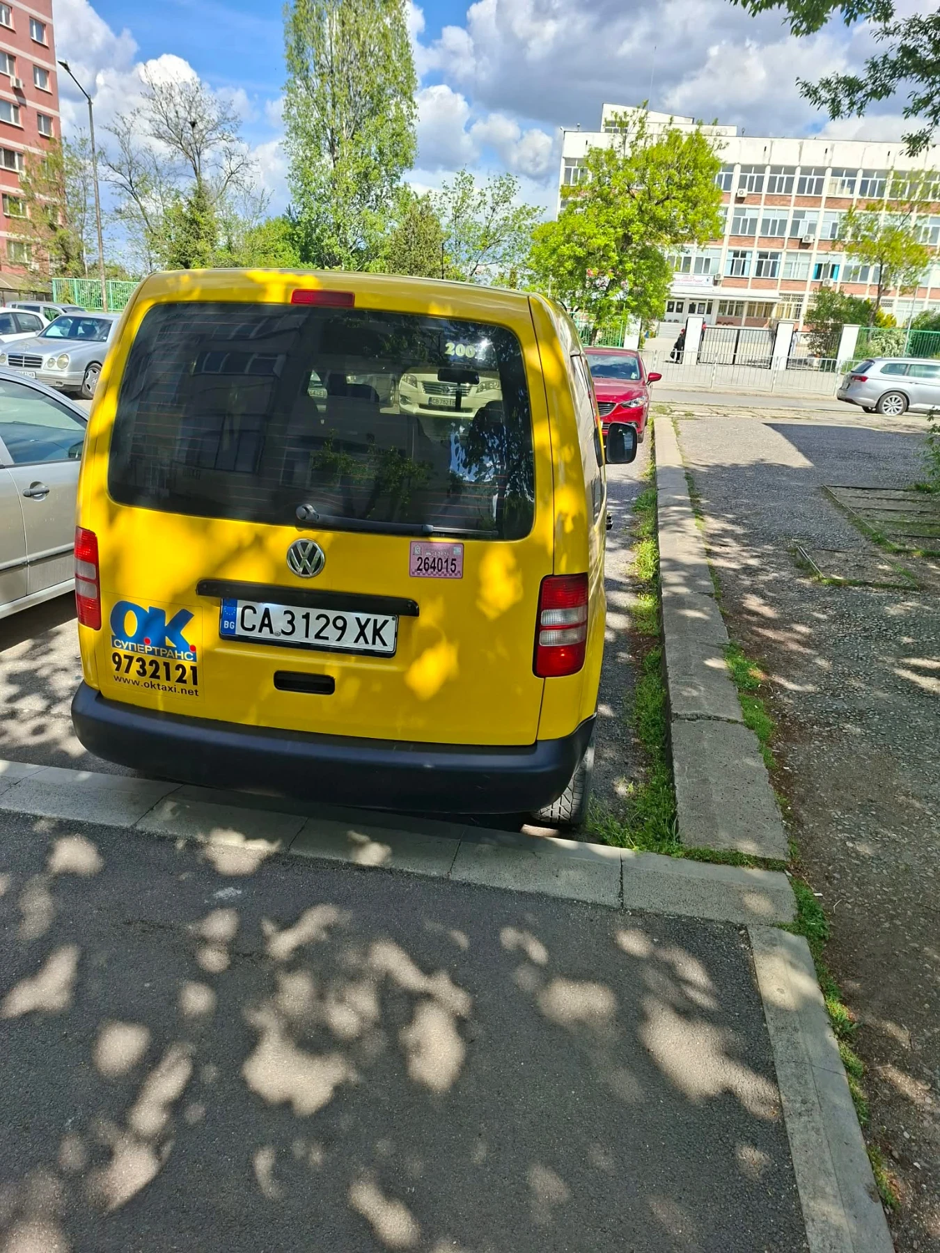 VW Caddy, снимка 3 - Автомобили и джипове - 54635418