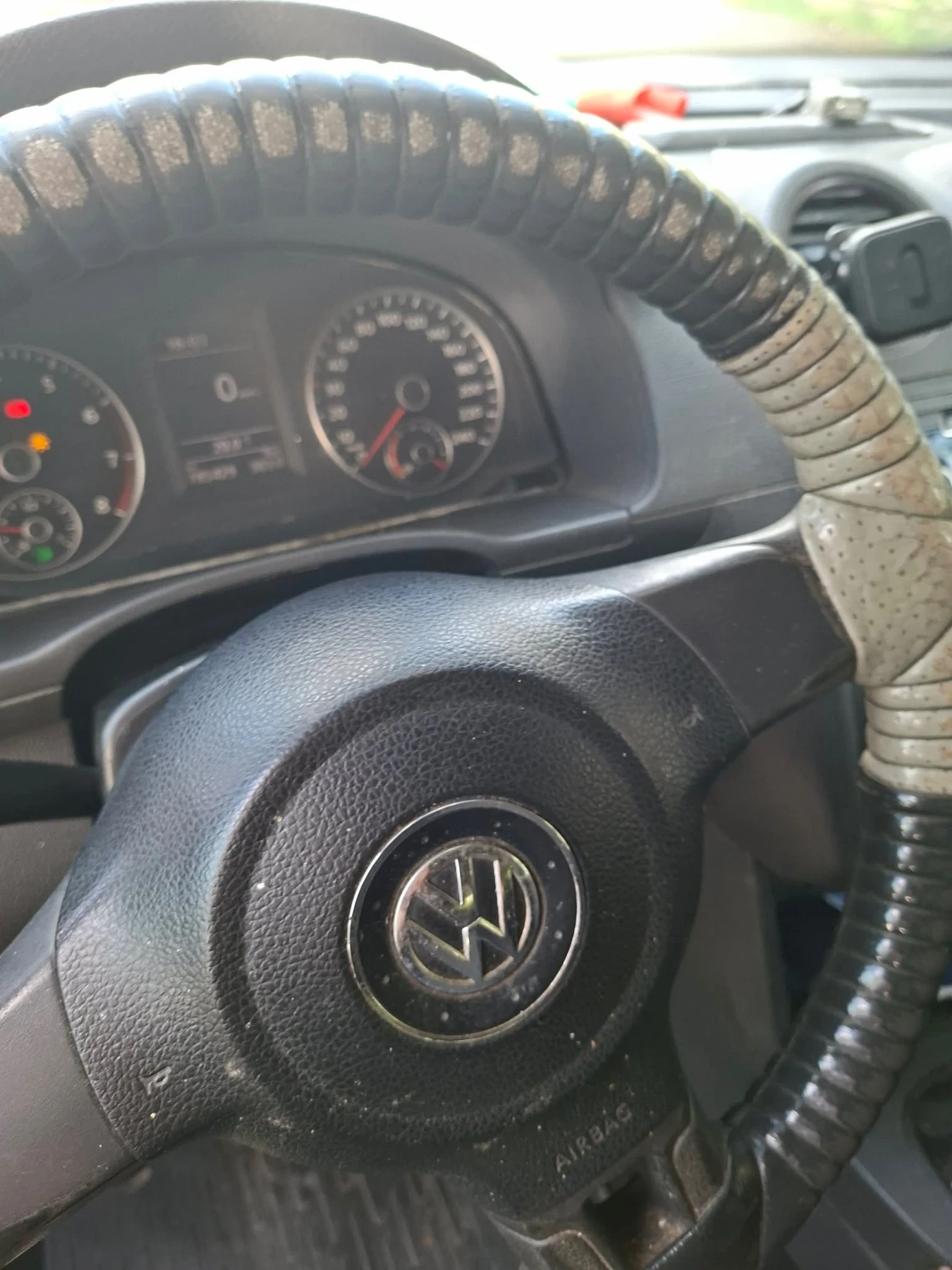 VW Caddy, снимка 4 - Автомобили и джипове - 54635418