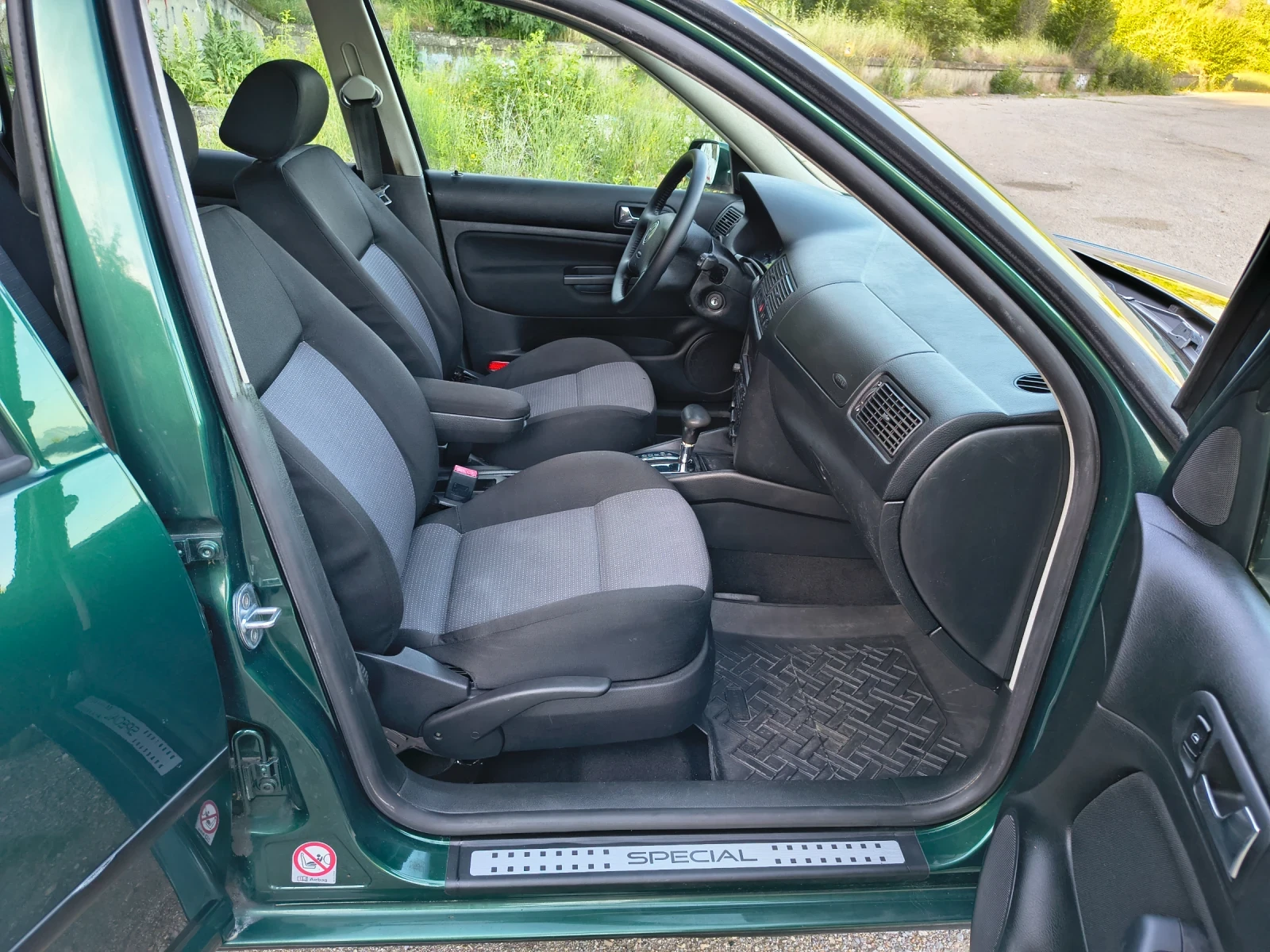 VW Golf 2.0 * АВТОМАТИК* , снимка 7 - Автомобили и джипове - 54718574