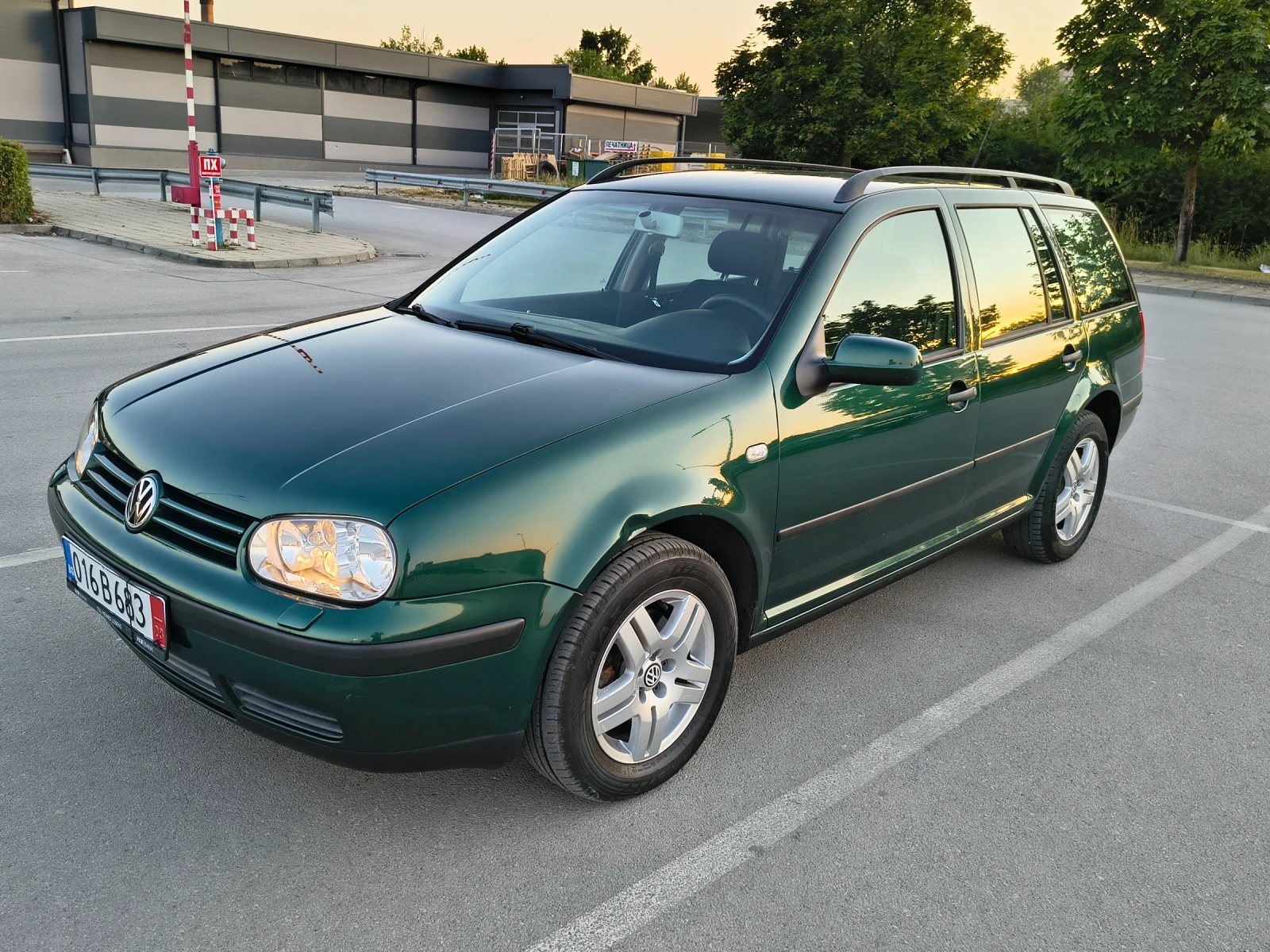 VW Golf 2.0 * АВТОМАТИК* , снимка 7 - Автомобили и джипове - 54718574