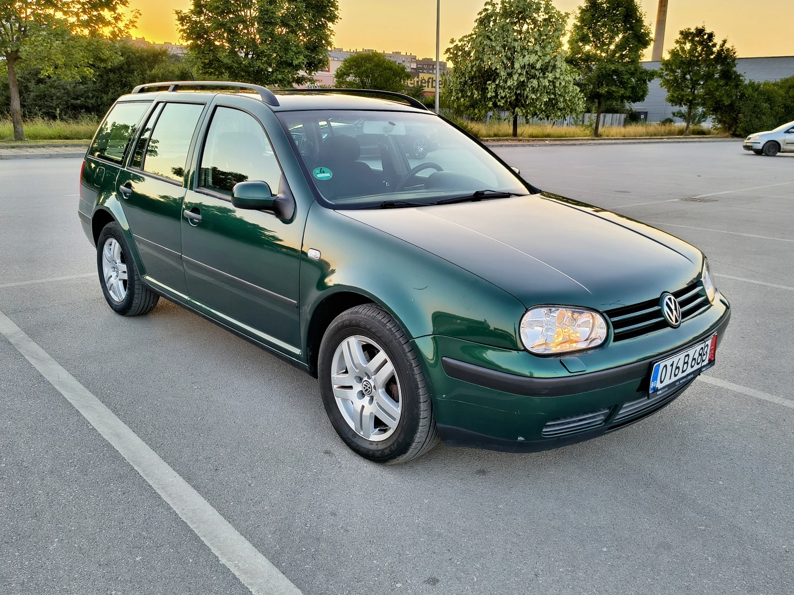 VW Golf 2.0 * АВТОМАТИК* , снимка 2 - Автомобили и джипове - 54718574
