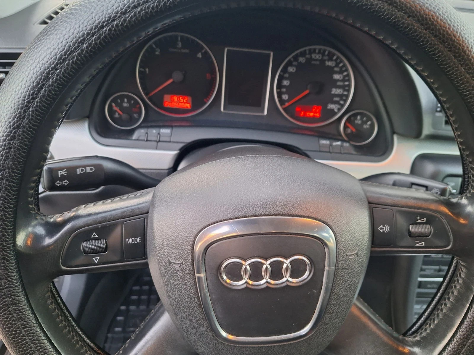 Audi A4 1.9 TDI, снимка 4 - Автомобили и джипове - 54963001