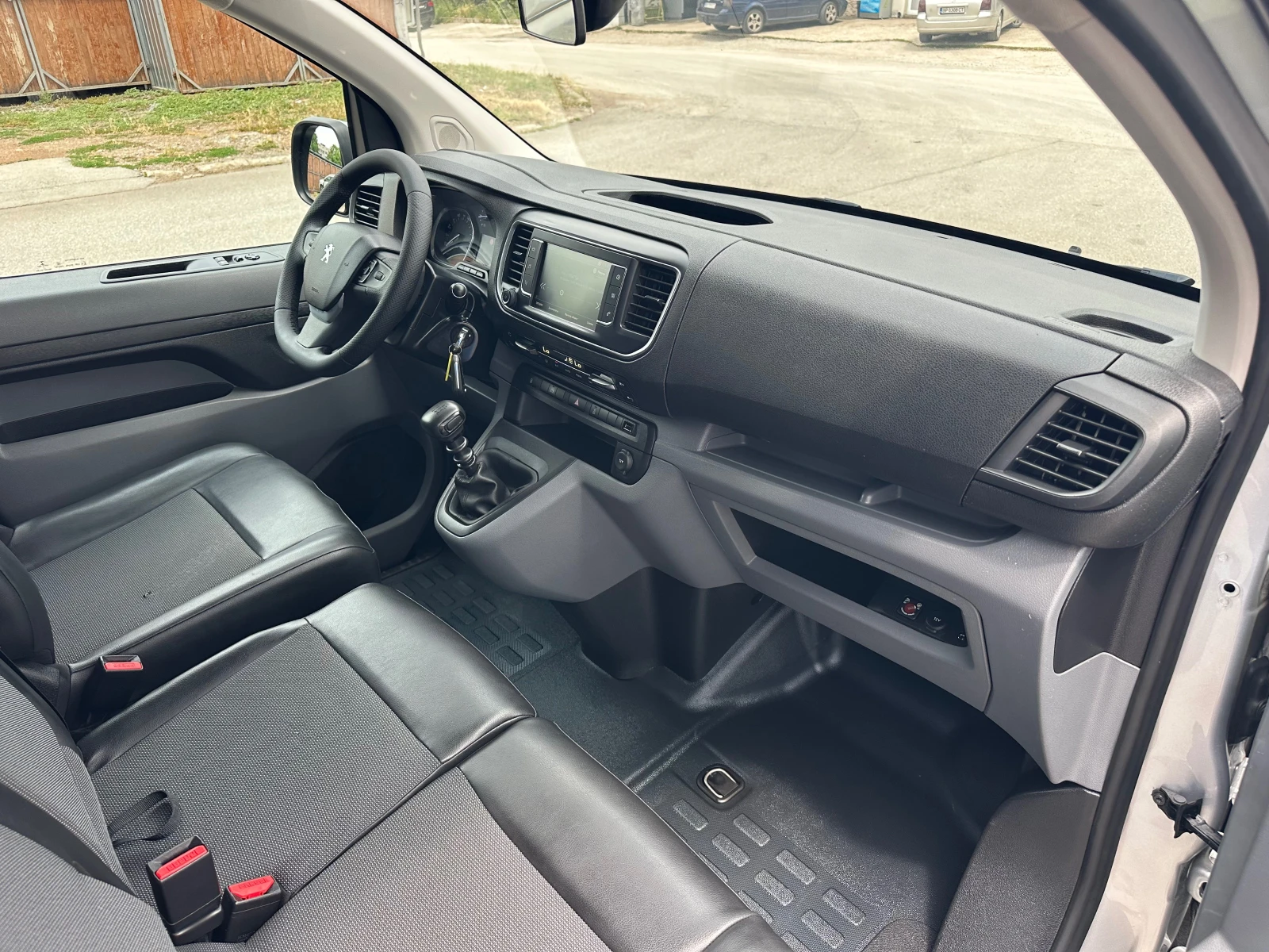 Peugeot Expert 2.0BlueHDI* Навигация* Италия* , снимка 12 - Автомобили и джипове - 55123478