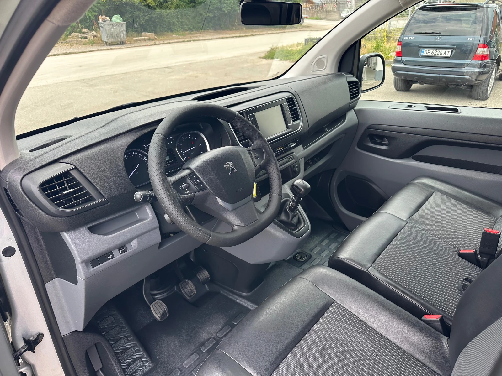 Peugeot Expert 2.0BlueHDI* Навигация* Италия* , снимка 11 - Автомобили и джипове - 55123478
