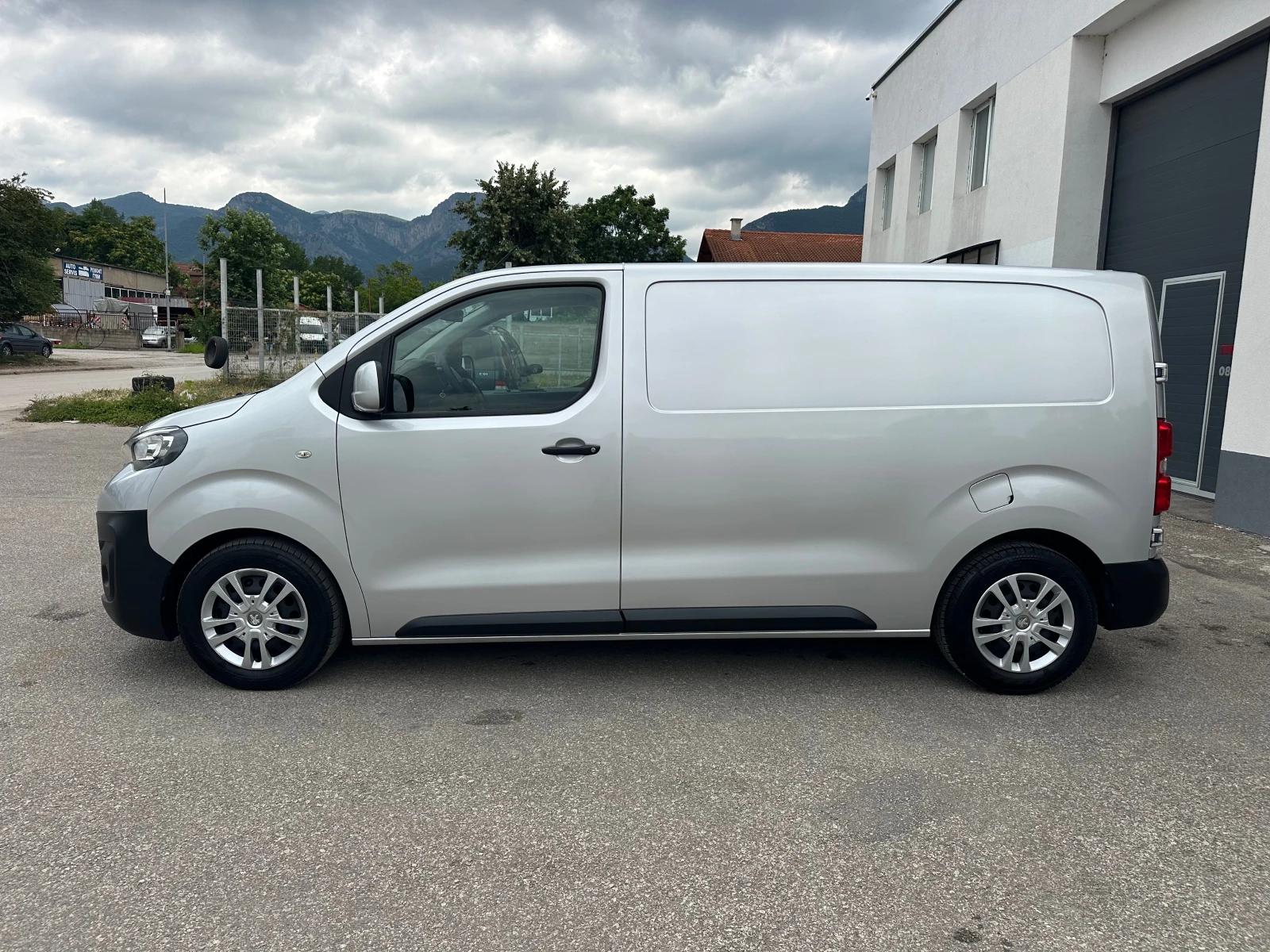Peugeot Expert 2.0BlueHDI* Навигация* Италия* , снимка 4 - Автомобили и джипове - 55123478