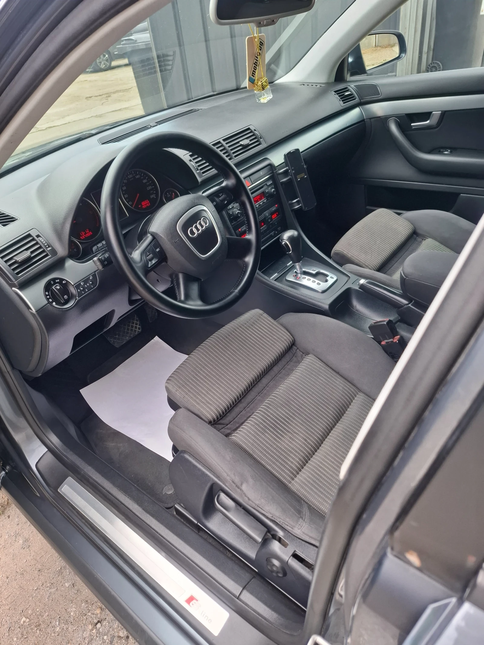 Audi A4, снимка 14 - Автомобили и джипове - 55165274