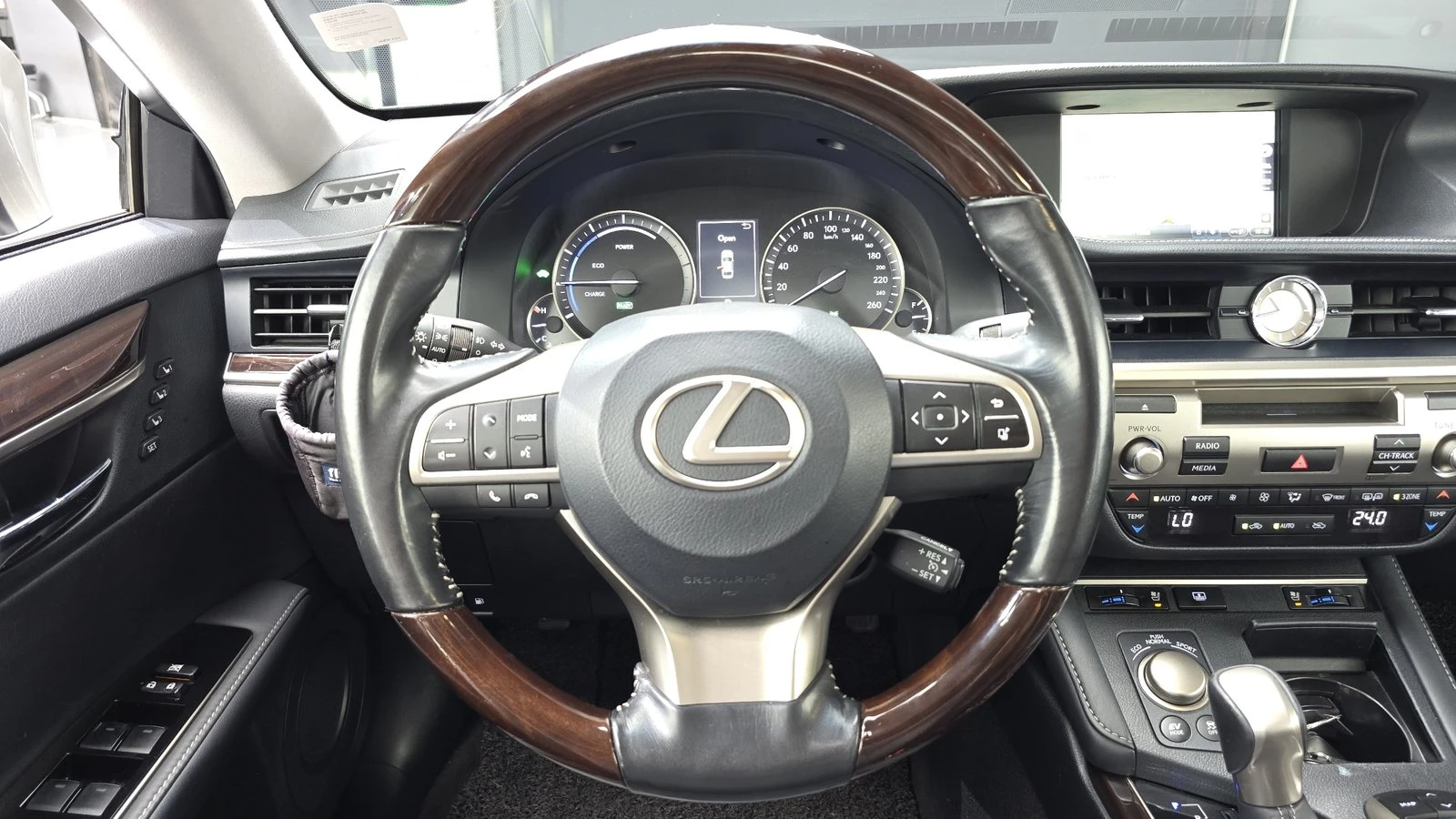 Lexus ES ЛЮК* КРАЙНА ЦЕНА, снимка 13 - Автомобили и джипове - 55350002