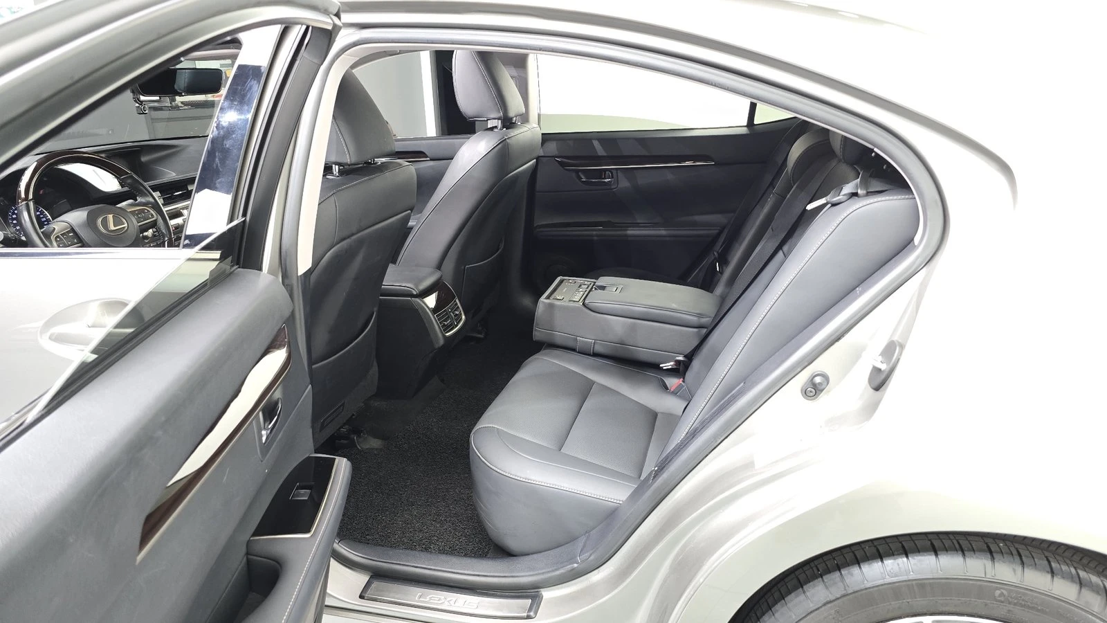Lexus ES ЛЮК* КРАЙНА ЦЕНА, снимка 11 - Автомобили и джипове - 55350002