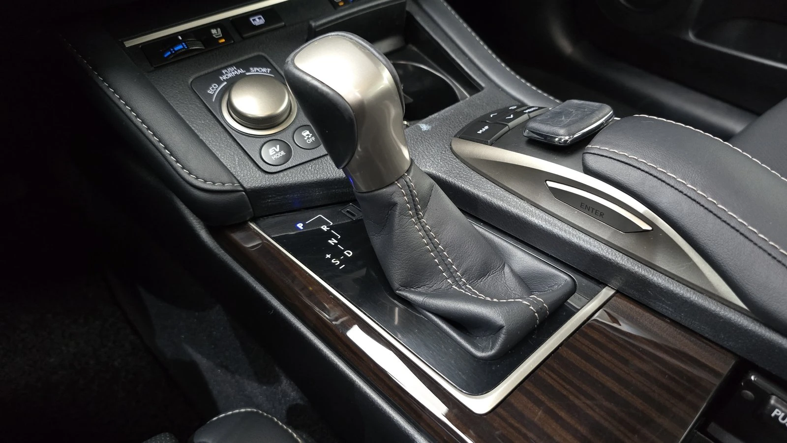 Lexus ES ЛЮК* КРАЙНА ЦЕНА, снимка 9 - Автомобили и джипове - 55350002