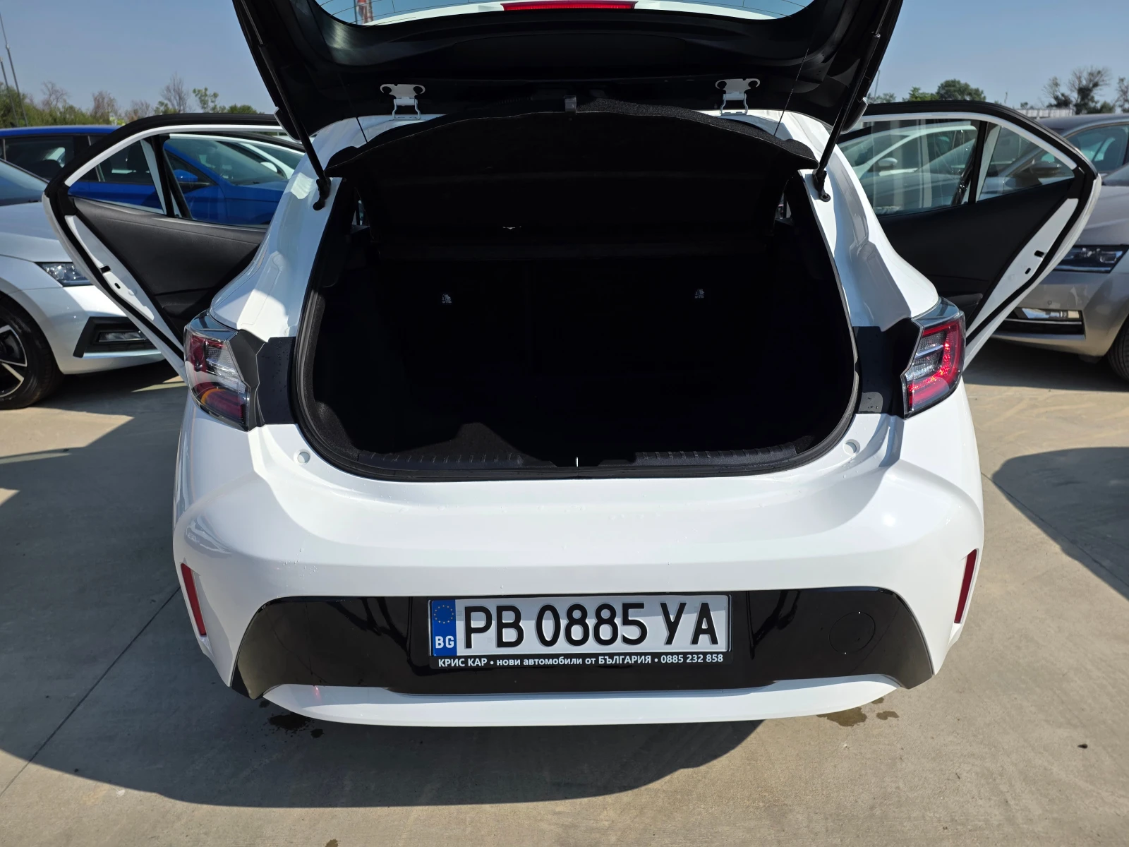 Toyota Corolla 1, 8 HYBRID A/T 122кс, снимка 11 - Автомобили и джипове - 55804553