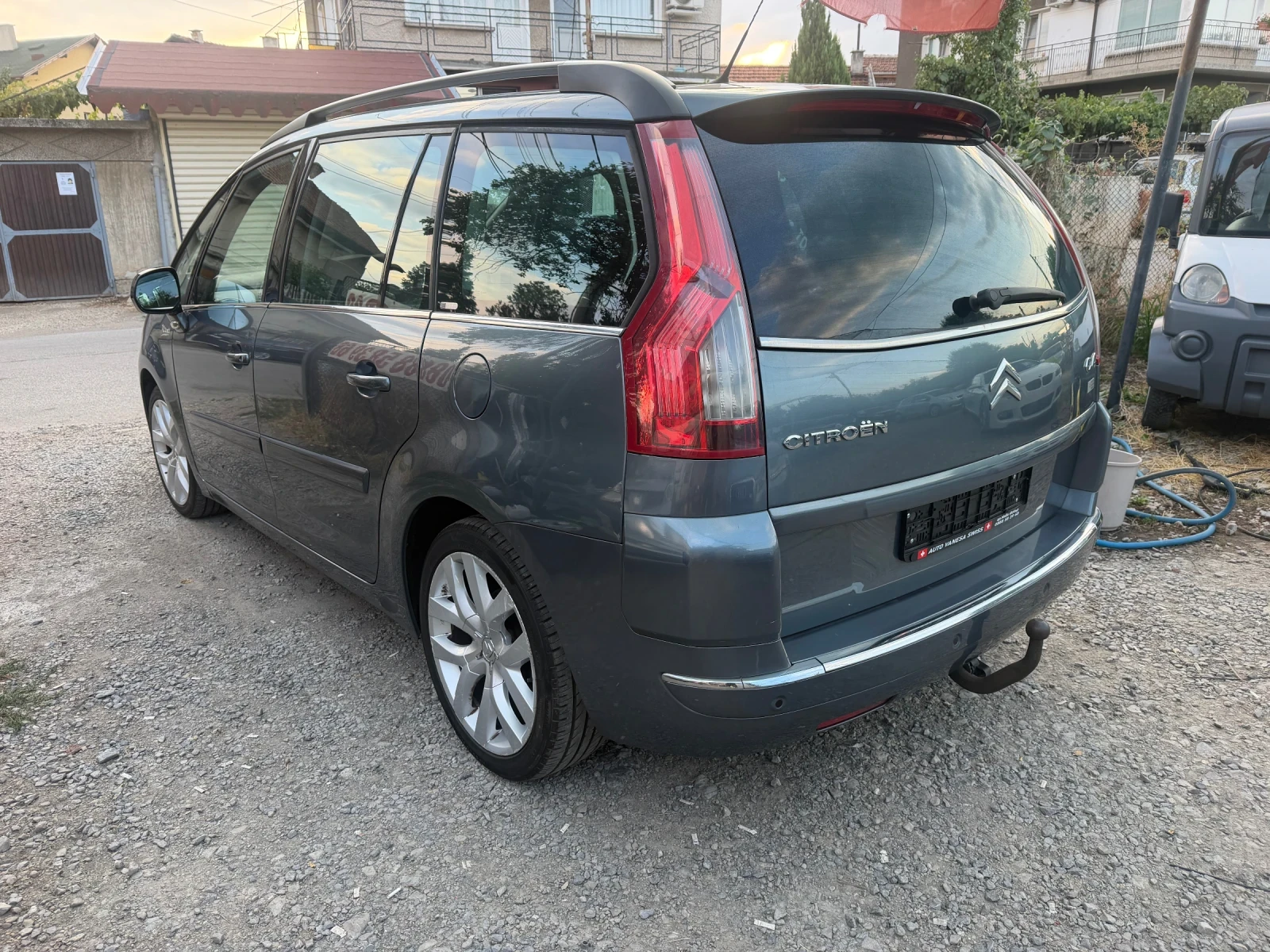 Citroen C4 Picasso 2.0Hdi - пълен автомат - Exclusive, снимка 3 - Автомобили и джипове - 55874862