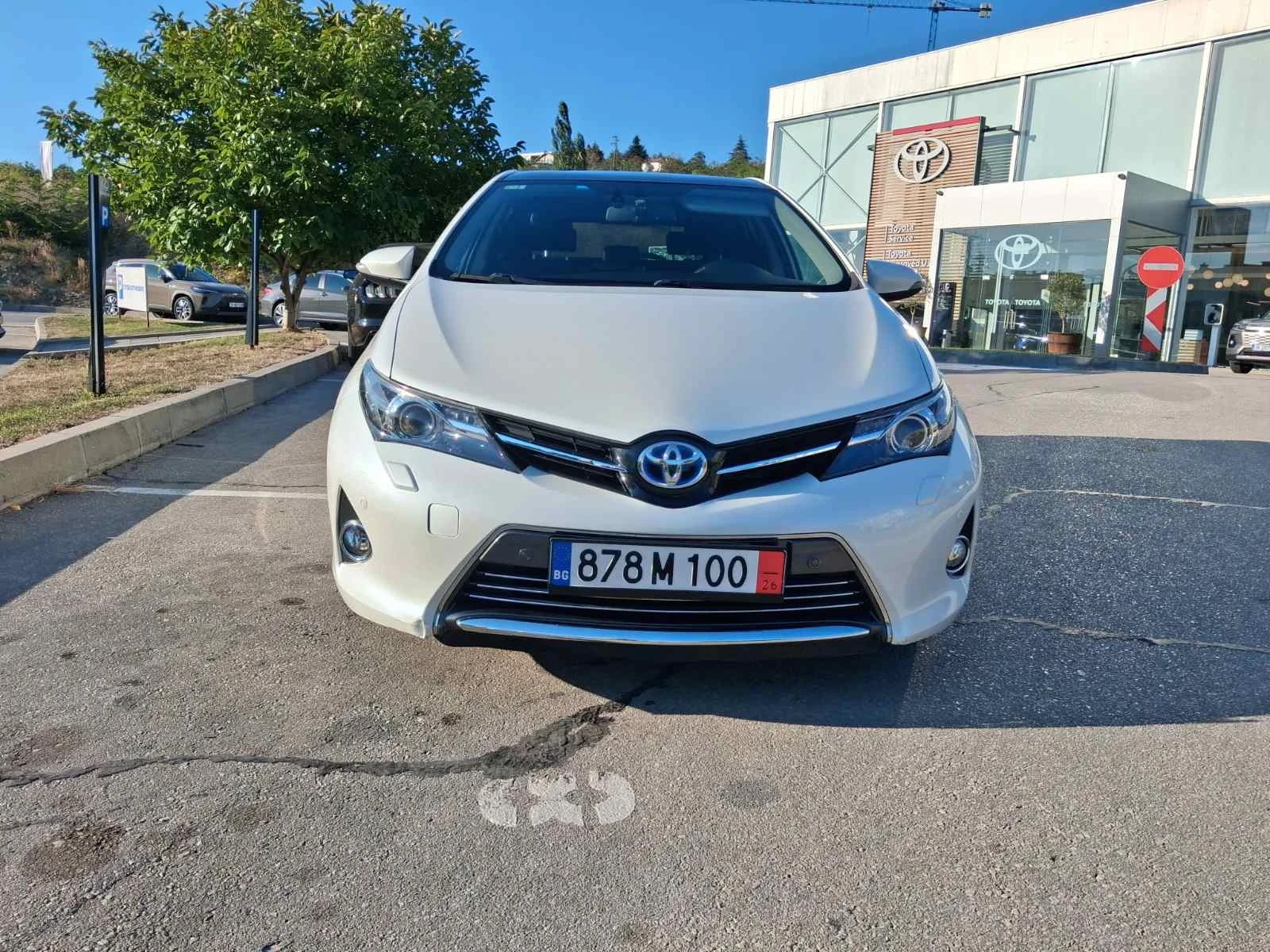 Toyota Auris 1.8 Hybrid (E-HEV) , пълна сервизна история, снимка 3 - Автомобили и джипове - 55922249