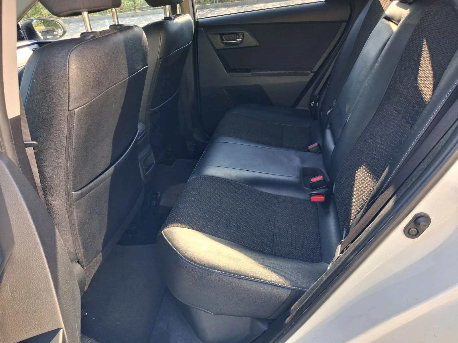 Toyota Auris 1.8 Hybrid (E-HEV) , пълна сервизна история, снимка 9 - Автомобили и джипове - 55922249