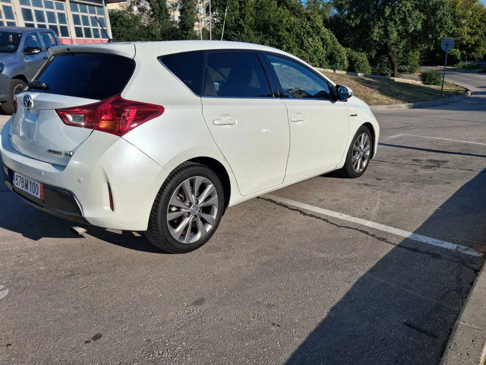 Toyota Auris 1.8 Hybrid (E-HEV) , пълна сервизна история, снимка 4 - Автомобили и джипове - 55922249