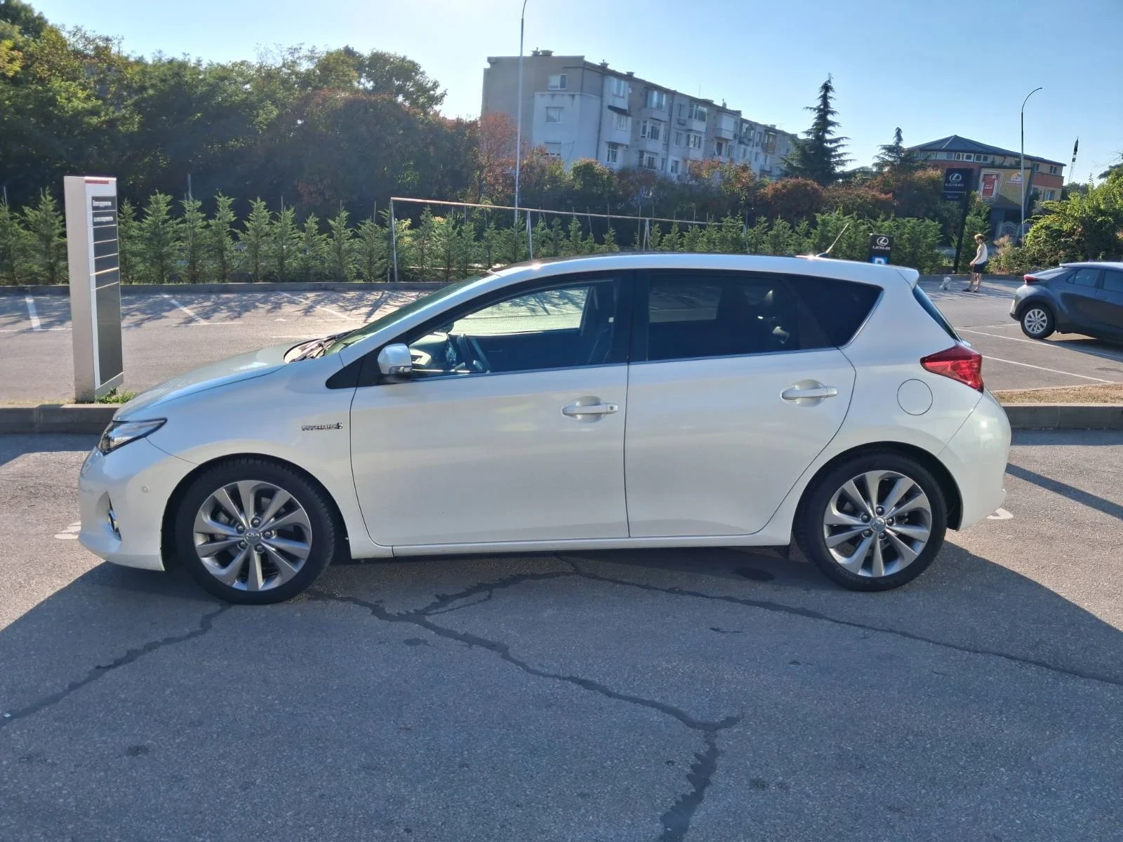 Toyota Auris 1.8 Hybrid (E-HEV) , пълна сервизна история, снимка 6 - Автомобили и джипове - 55922249