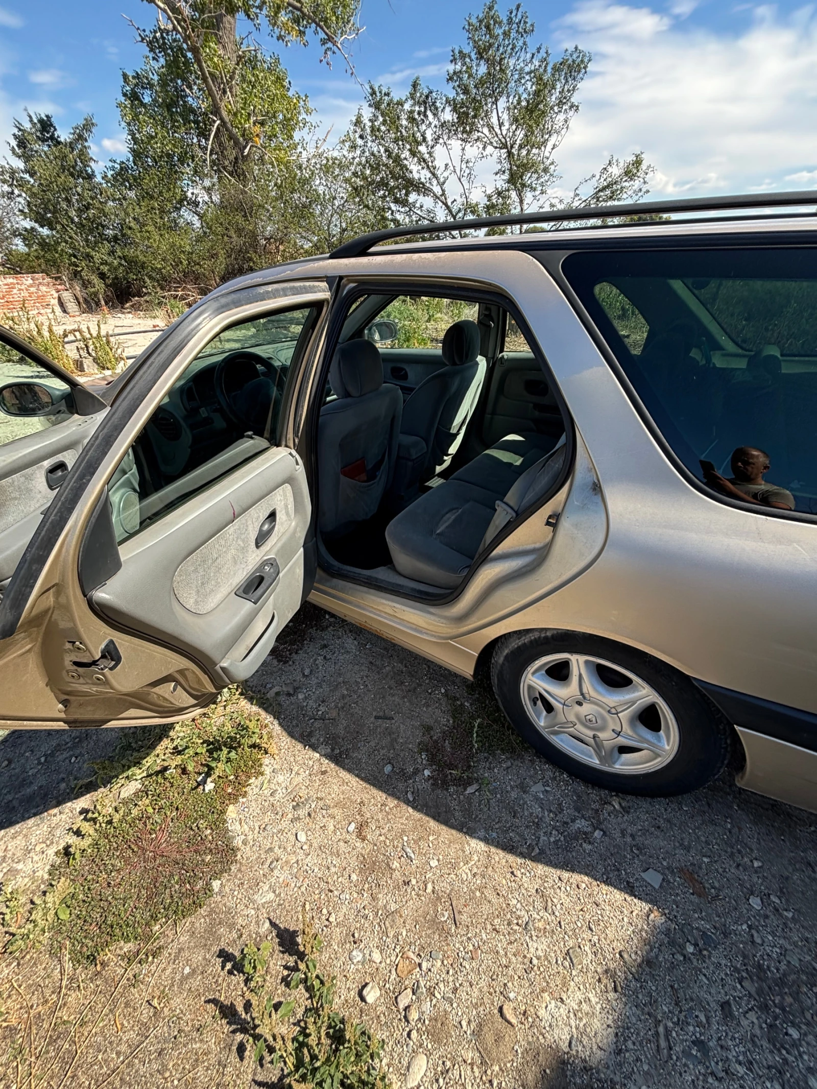 Renault Laguna, снимка 9 - Автомобили и джипове - 56259688