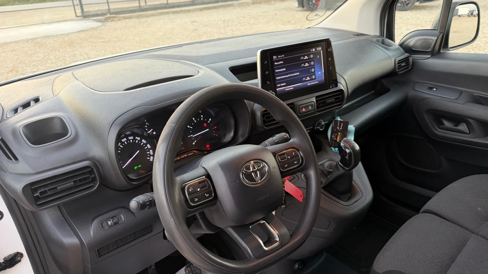 Toyota Proace City 1.5 D-4D / 3 ����� / ������� ��������  | Mobile.bg � ����������� 10