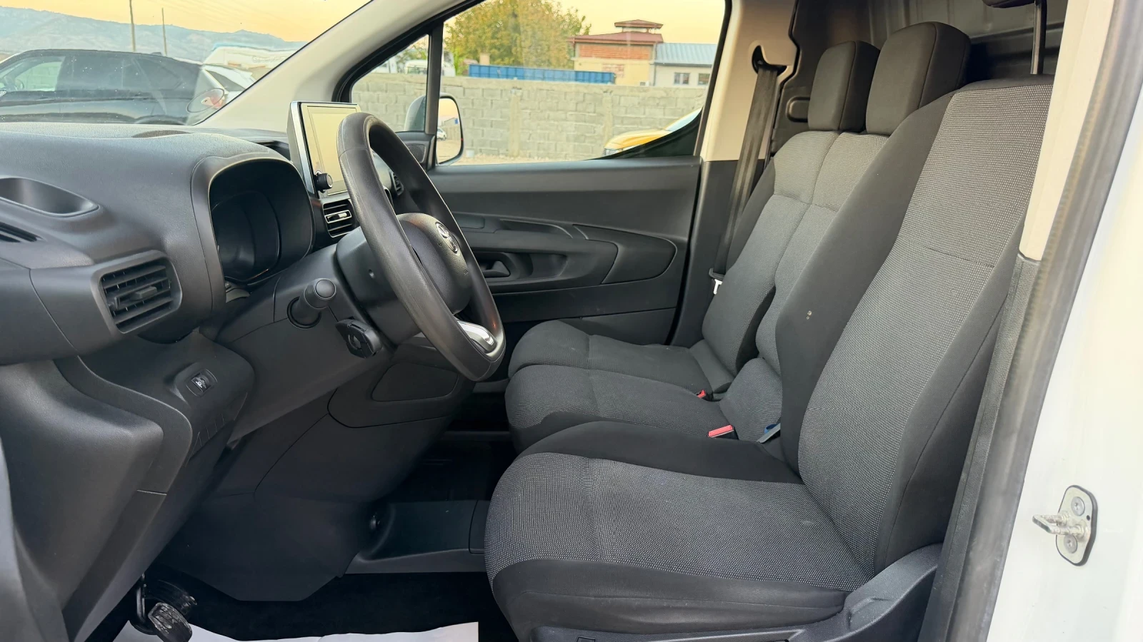Toyota Proace City 1.5 D-4D / 3 ����� / ������� ��������  | Mobile.bg � ����������� 9